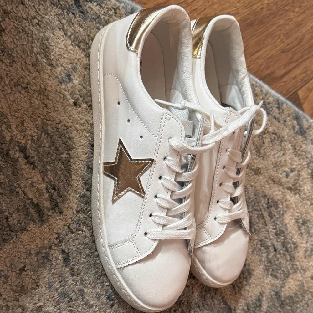 Vintage Havana White Sneakers with Gold Star